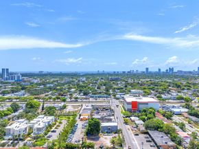 2135 Washington St, Hollywood FL 33020