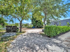2135 Washington St, Hollywood FL 33020
