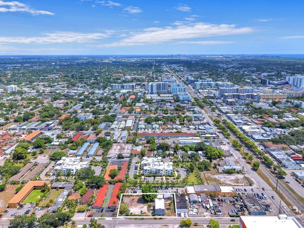 2135 Washington St, Hollywood FL 33020