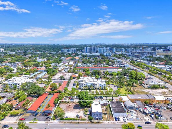 2135 Washington St, Hollywood FL 33020