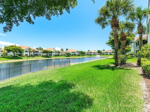 112 Palm Bay Drive A, Palm Beach Gardens FL 33418