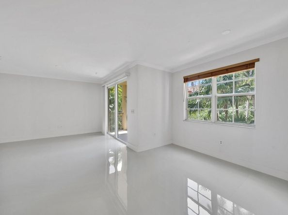 1803 N Flagler Dr 206, West Palm Beach FL 33407
