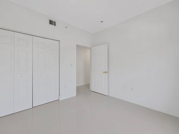 1803 N Flagler Dr 206, West Palm Beach FL 33407