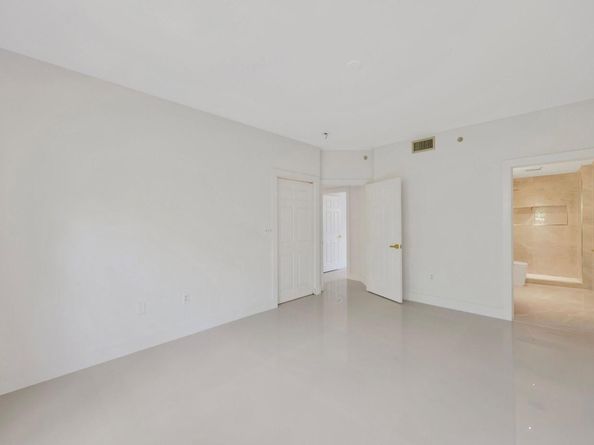1803 N Flagler Dr 206, West Palm Beach FL 33407