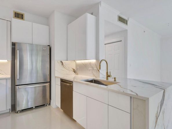 1803 N Flagler Dr 206, West Palm Beach FL 33407
