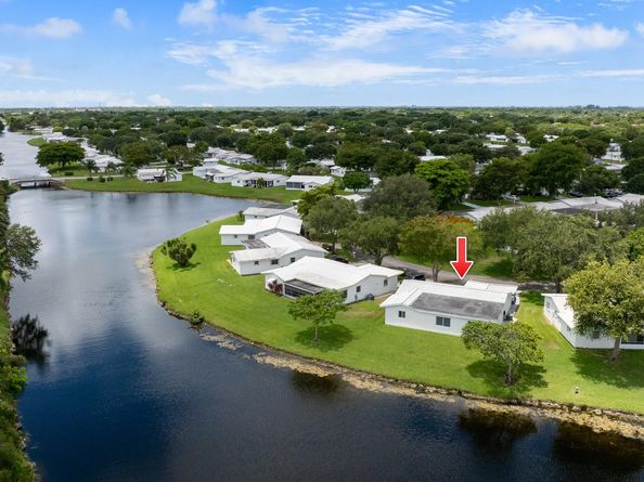 8825 NW 14th St, Plantation FL 33322