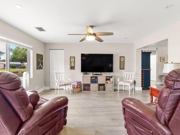 8825 NW 14th St, Plantation FL 33322