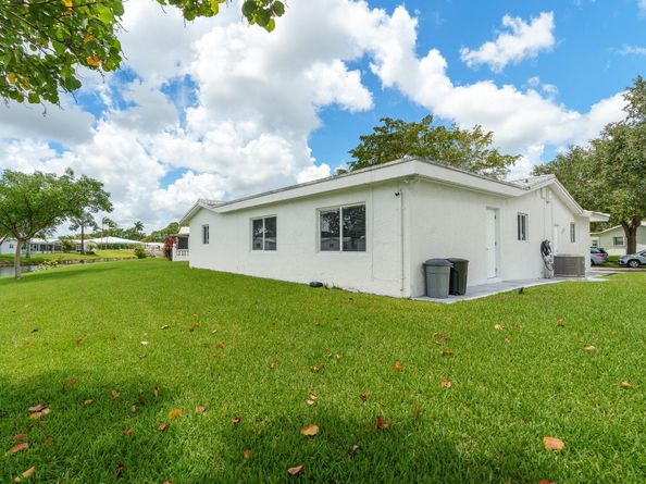 8825 NW 14th St, Plantation FL 33322