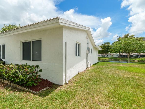8825 NW 14th St, Plantation FL 33322
