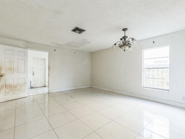 8008 SW 6th St, North Lauderdale FL 33068