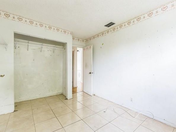 8008 SW 6th St, North Lauderdale FL 33068