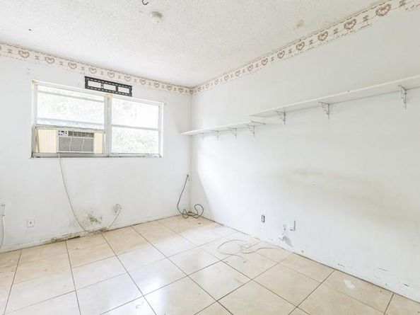8008 SW 6th St, North Lauderdale FL 33068