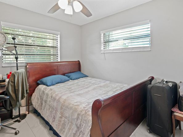 2721 NW 22nd St, Fort Lauderdale FL 33311