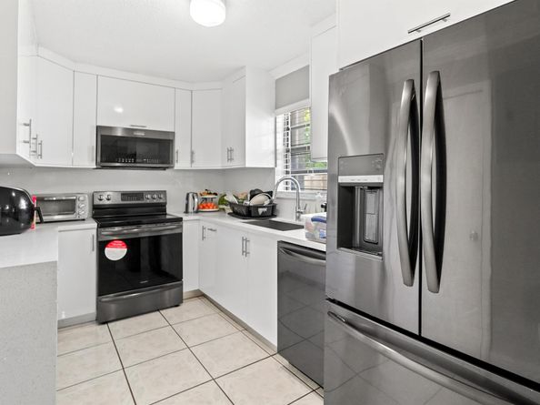 2721 NW 22nd St, Fort Lauderdale FL 33311