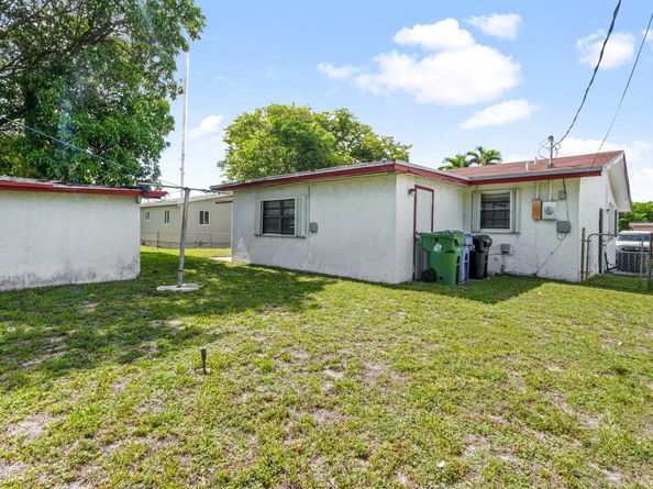 2721 NW 22nd St, Fort Lauderdale FL 33311