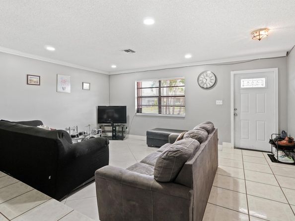 2721 NW 22nd St, Fort Lauderdale FL 33311