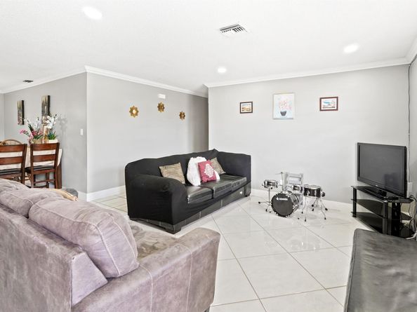 2721 NW 22nd St, Fort Lauderdale FL 33311