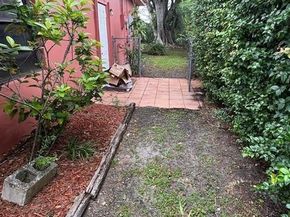 9281 Martinique Dr, Miami FL 33189