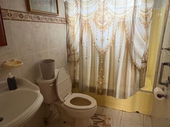 9281 Martinique Dr, Miami FL 33189