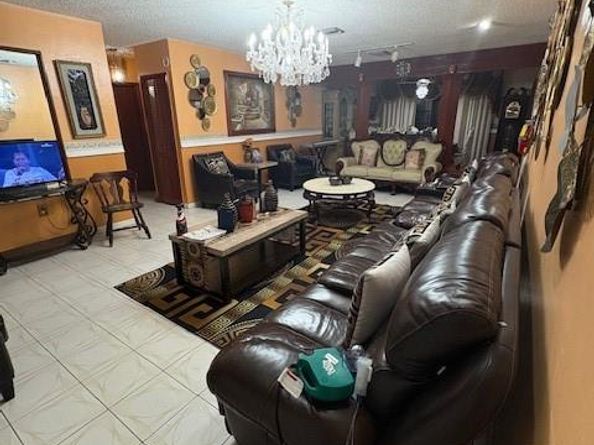 9281 Martinique Dr, Miami FL 33189