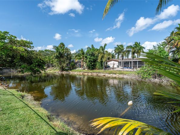 4360 NW 116th Ave, Sunrise FL 33323