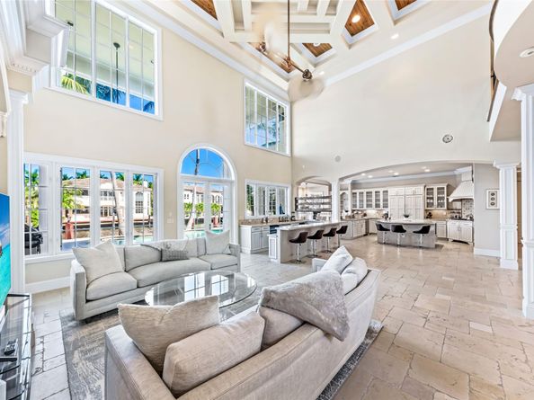 7 Pelican Dr, Fort Lauderdale FL 33301