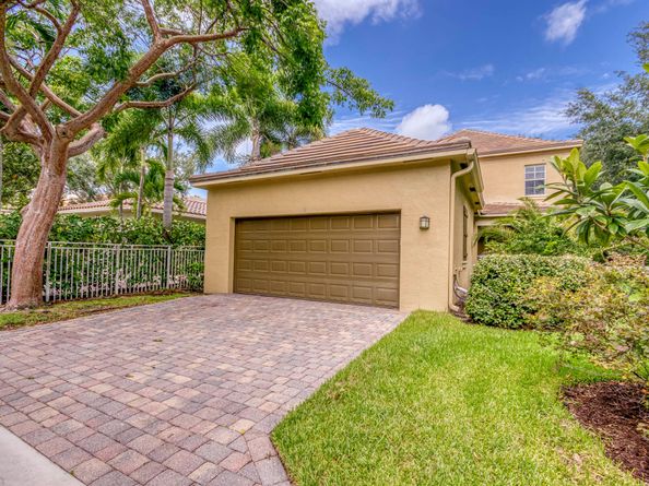 118 Foxford Court, Jupiter FL 33458