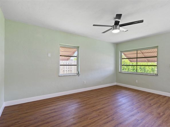 2071 NE 180th St, North Miami Beach FL 33162