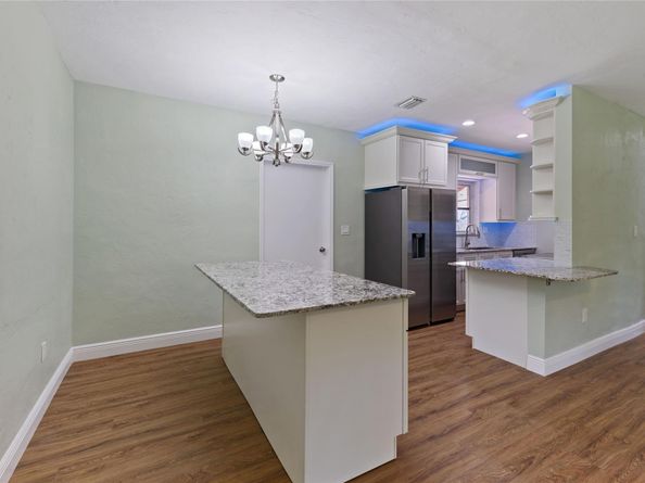 2071 NE 180th St, North Miami Beach FL 33162