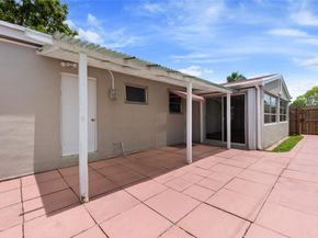 2071 NE 180th St, North Miami Beach FL 33162