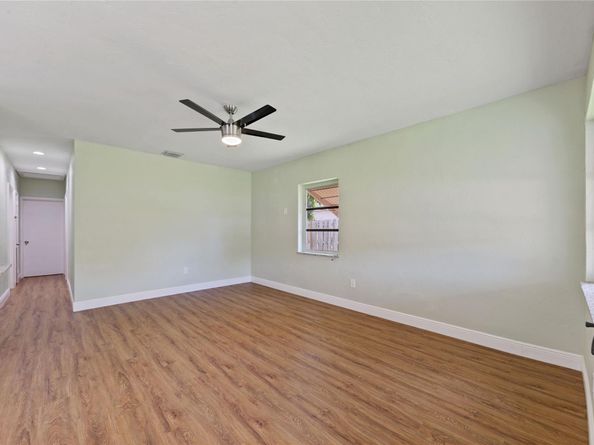 2071 NE 180th St, North Miami Beach FL 33162