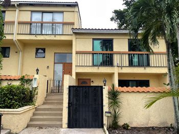 4000 Del Rio Way