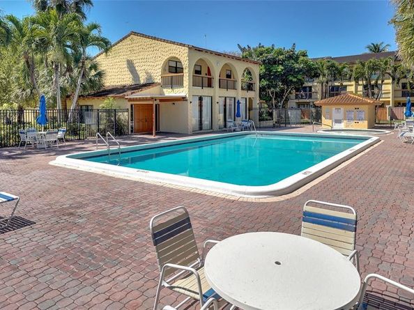 4000 Del Rio Way, Fort Lauderdale FL 33351