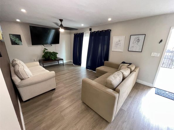 4000 Del Rio Way, Fort Lauderdale FL 33351