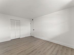 441 NE 195th St 302, Miami FL 33179