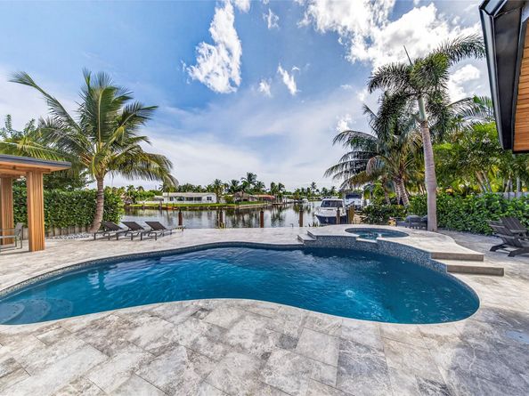 160 SE 3rd Ct, Pompano Beach FL 33060