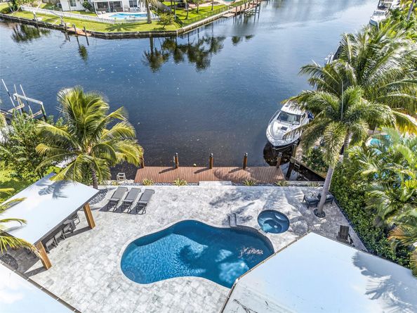 160 SE 3rd Ct, Pompano Beach FL 33060