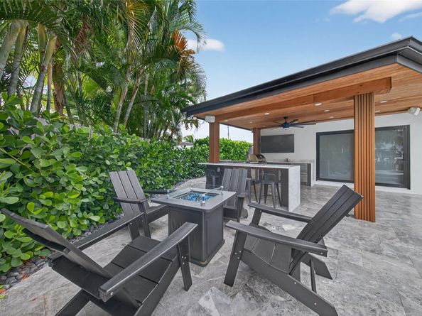 160 SE 3rd Ct, Pompano Beach FL 33060