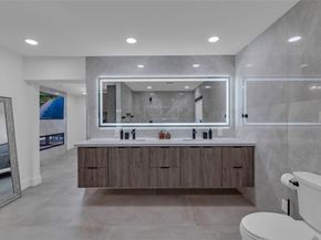 160 SE 3rd Ct, Pompano Beach FL 33060