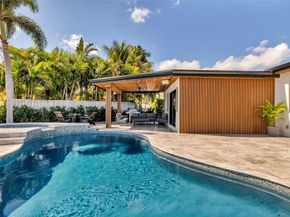 160 SE 3rd Ct, Pompano Beach FL 33060