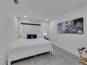 160 SE 3rd Ct, Pompano Beach FL 33060