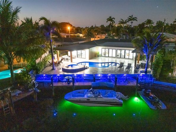 160 SE 3rd Ct, Pompano Beach FL 33060