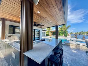 160 SE 3rd Ct, Pompano Beach FL 33060