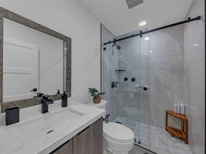 160 SE 3rd Ct, Pompano Beach FL 33060