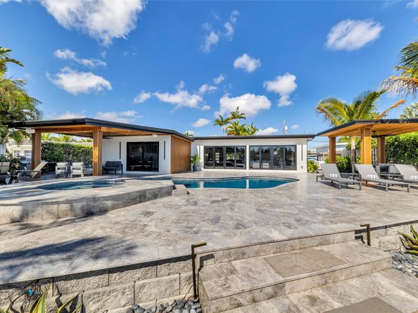 160 SE 3rd Ct, Pompano Beach FL 33060