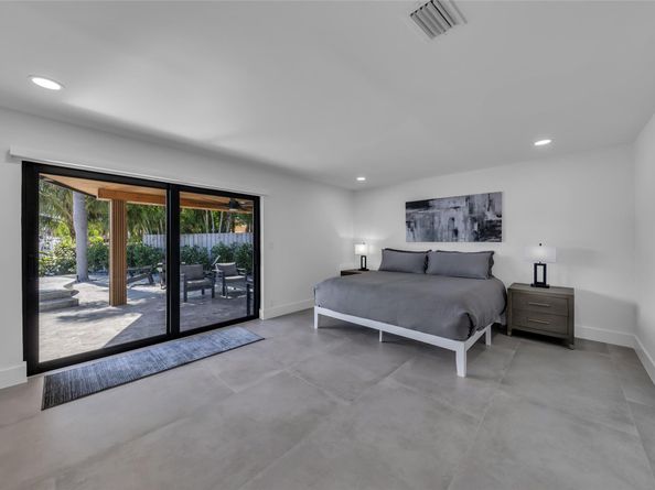 160 SE 3rd Ct, Pompano Beach FL 33060