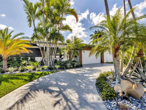 160 SE 3rd Ct, Pompano Beach FL 33060