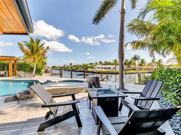 160 SE 3rd Ct, Pompano Beach FL 33060