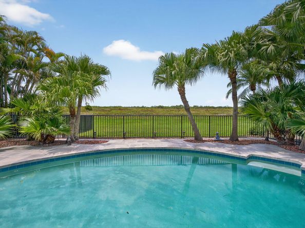 31 Dunbar Road, Palm Beach Gardens FL 33418