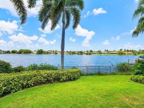 17582 Bocaire Way, Boca Raton FL 33487